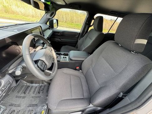 Used 2025 Toyota Land Cruiser image 28