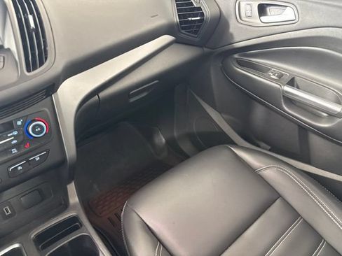 Used 2019 Ford Escape SEL FWD image 29