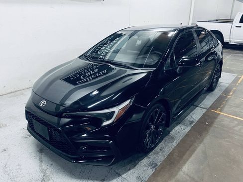 Used 2023 Toyota Corolla SE FWD image 3