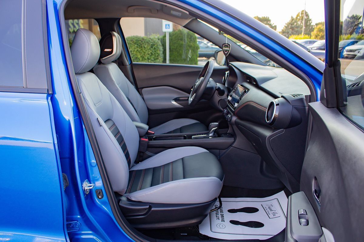 Used 2023 Nissan Kicks SR w/ SR Premium Package FWD image 17