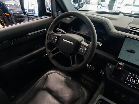 Used 2024 Land Rover Defender 110 V8 AWD/4WD image 8