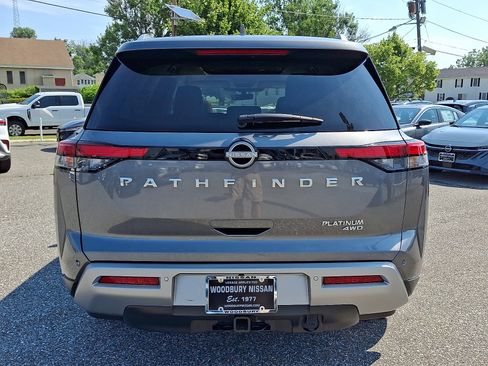 Certified 2025 Nissan Pathfinder Platinum w/ Cargo Package AWD/4WD image 5
