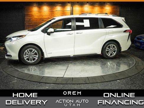 Used 2021 Toyota Sienna Limited image 1