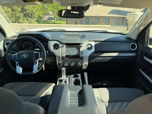 Used 2019 Toyota Tundra SR5 w/ Convenience Package AWD/4WD image 15