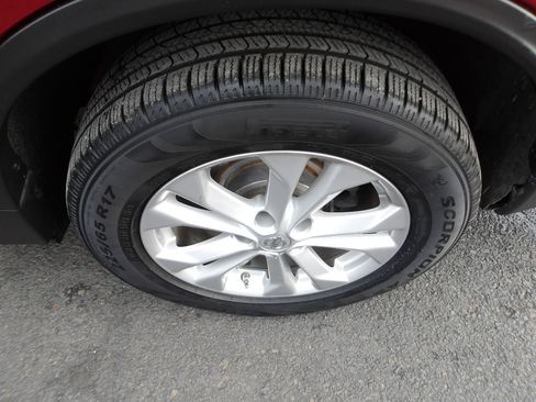 Used 2016 Nissan Rogue SV w/ SV Premium Package image 26