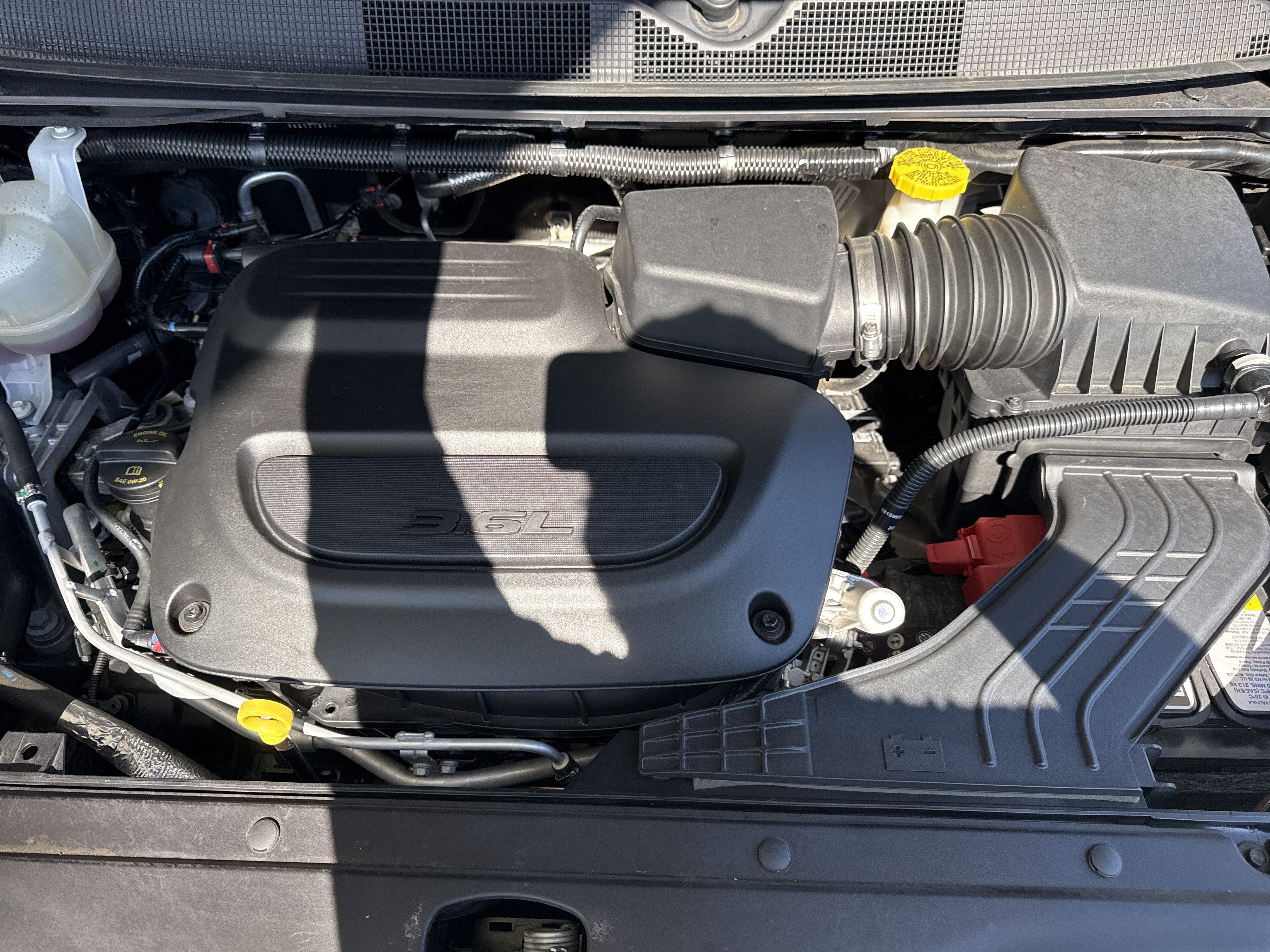 Used 2025 Chrysler Pacifica Limited FWD image 34