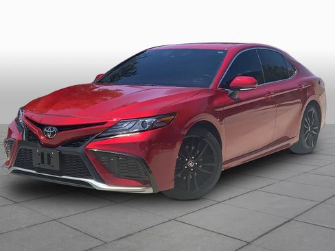 Used 2023 Toyota Camry XSE FWD image 1