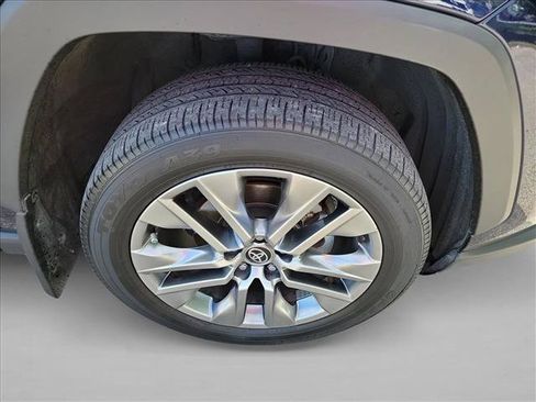 Used 2023 Toyota RAV4 XLE Premium FWD image 10