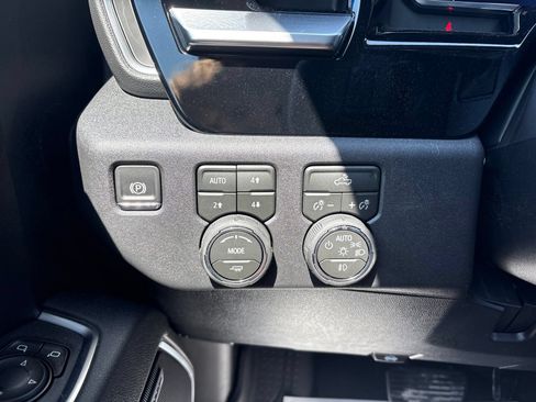 New 2026 Chevrolet Silverado 1500 RST w/ Redline Edition AWD/4WD image 17