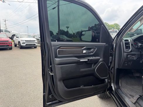 Used 2022 RAM 1500 Laramie AWD/4WD image 12