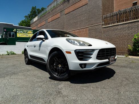 Used 2017 Porsche Macan AWD/4WD image 1