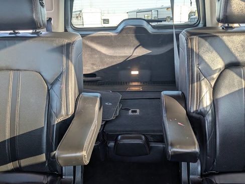 Used 2018 Ford Expedition Platinum image 25