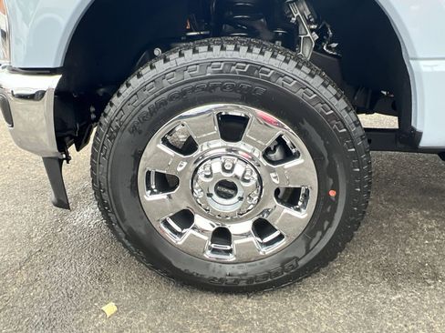 New 2025 Ford F350 Lariat w/ Lariat Ultimate Package image 12