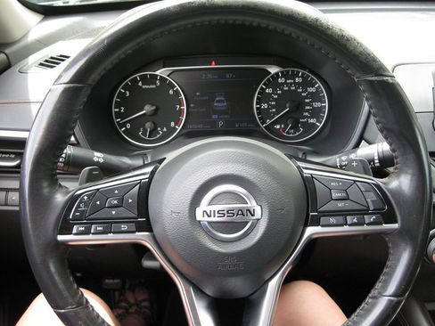 Used 2019 Nissan Altima 2.5 SR w/ SR Premium Package FWD image 11