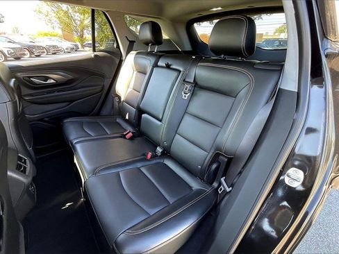 Used 2021 GMC Terrain SLT image 30