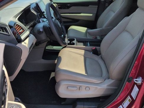Used 2023 Honda Odyssey Touring image 8
