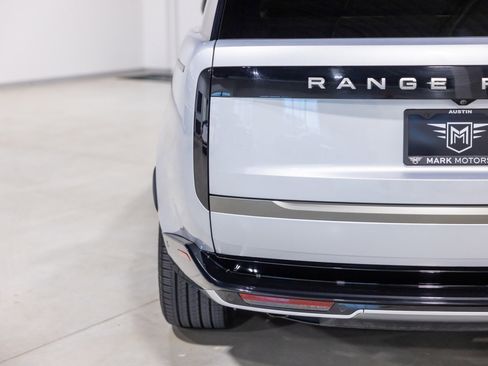 Used 2025 Land Rover Range Rover SE image 14