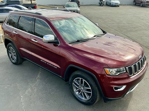 Used 2018 Jeep Grand Cherokee Limited image 4