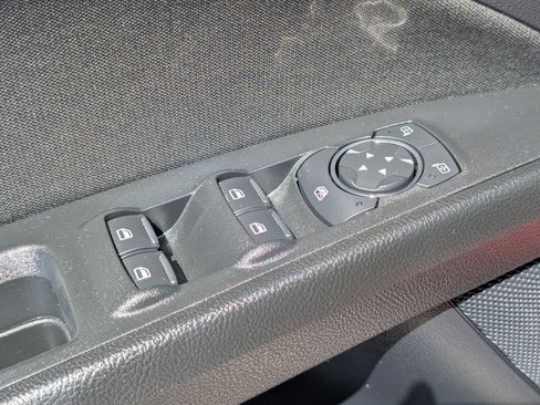 Used 2019 Ford Fusion SE FWD image 19