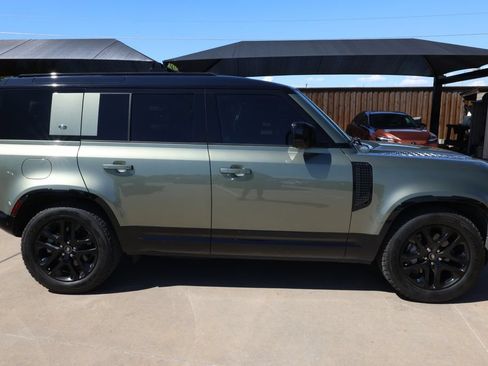 Used 2023 Land Rover Defender 110 X-Dynamic SE AWD/4WD image 4