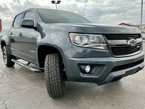 Used 2017 Chevrolet Colorado Z71 image 2