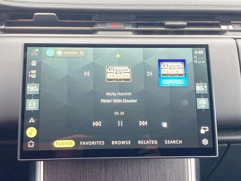 Used 2025 Land Rover Range Rover SE AWD/4WD image 13