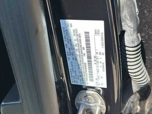 Used 2024 Ford Escape Platinum w/ Premium Technology Package AWD/4WD image 43