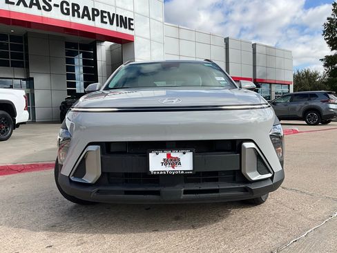 Used 2025 Hyundai Kona SEL image 4