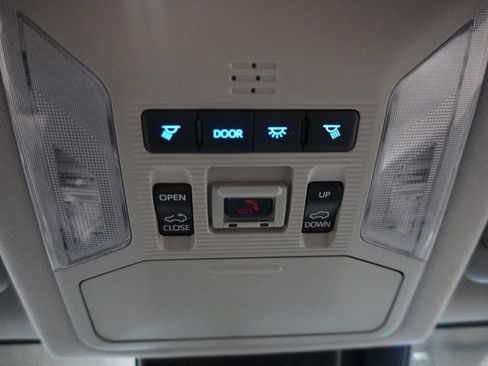 Used 2022 Toyota RAV4 XLE image 16