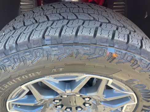 New 2026 GMC Hummer EV SUV image 36