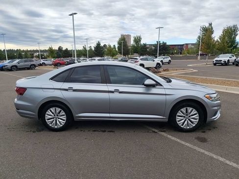 Used 2019 Volkswagen Jetta S w/ Driver Assistance Package FWD image 2