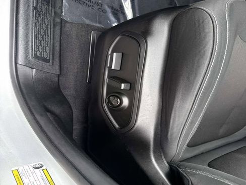 Used 2023 Jeep Grand Cherokee L Laredo image 22