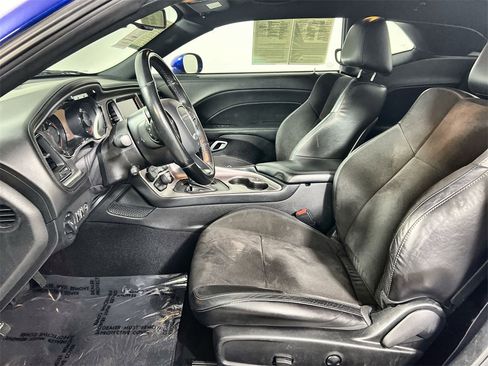 Used 2022 Dodge Challenger R/T w/ Plus Package image 13