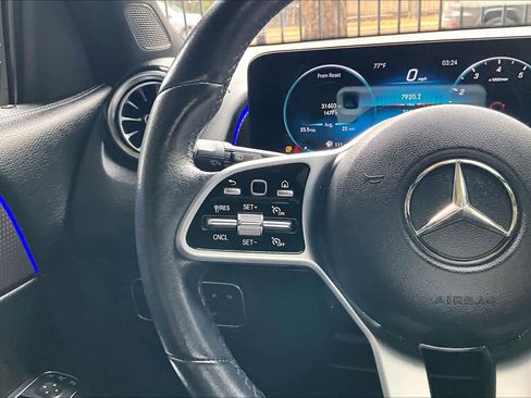 Used 2022 Mercedes-Benz GLB 250 image 23