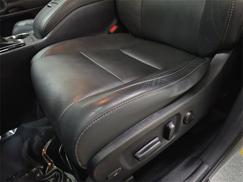 Used 2015 Toyota Highlander Limited image 28