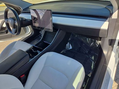 Used 2018 Tesla Model 3 Mid Range image 29