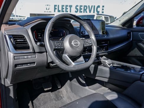 Used 2023 Nissan Rogue Platinum w/ Platinum Premium Package image 16