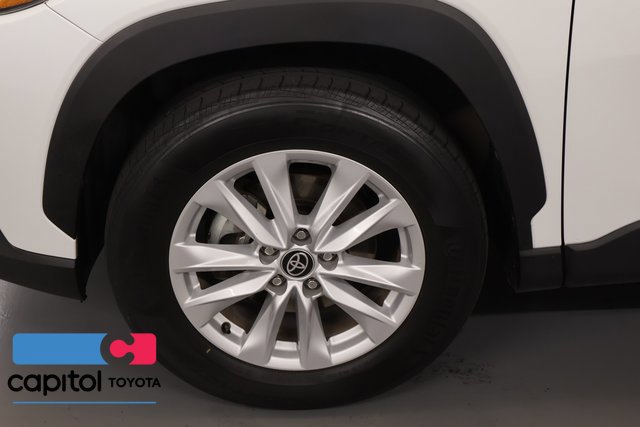 Certified 2022 Toyota Corolla Cross LE w/ Moonroof Package AWD/4WD image 8