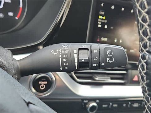 Used 2022 Kia Niro EX image 26