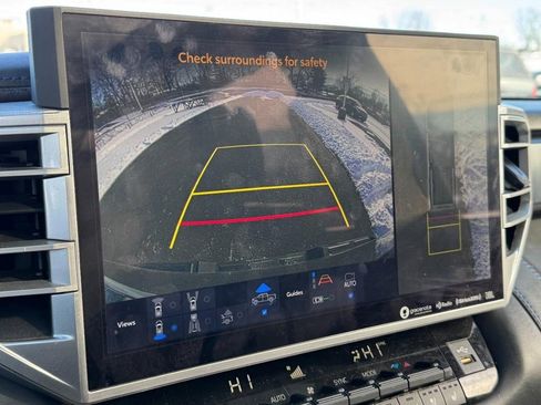 Used 2023 Toyota Tundra Platinum w/ Advanced Package image 23