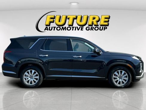 Used 2025 Hyundai Palisade SEL FWD image 3