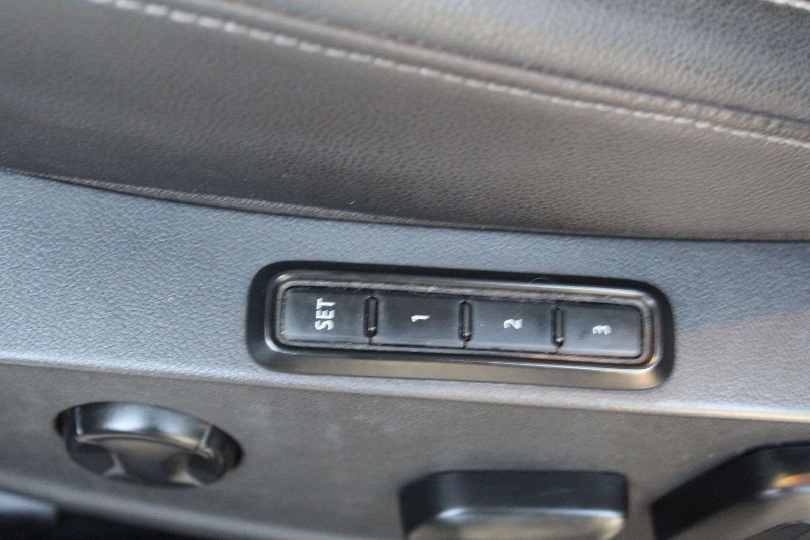 Used 2019 Volkswagen Jetta SEL Premium FWD image 30