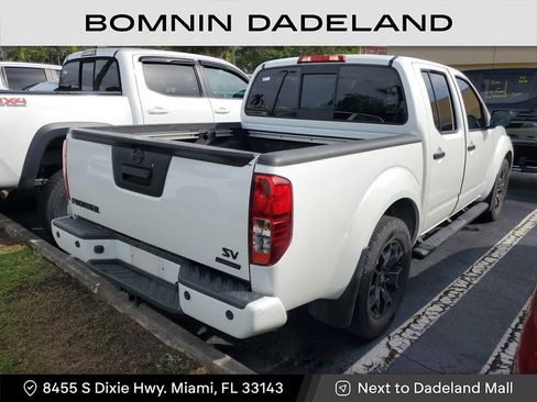 Used 2021 Nissan Frontier SV w/ Midnight Edition Floor Mats image 4