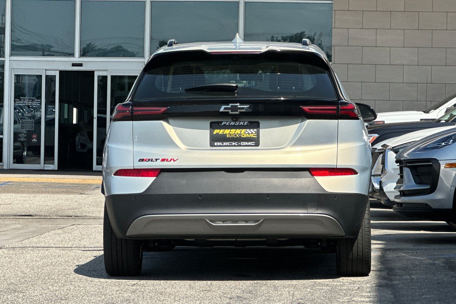 Used 2023 Chevrolet Bolt EUV Premier w/ Sun & Sound Package FWD image 5
