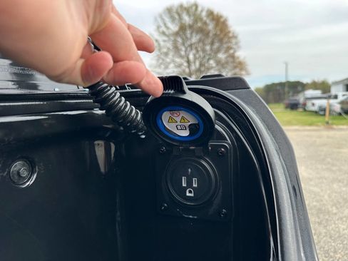 Used 2021 RAM 1500 Big Horn image 22