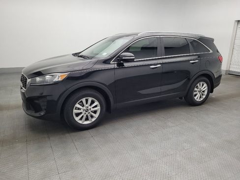 Used 2019 Kia Sorento LX w/ LX Convenience Package image 2