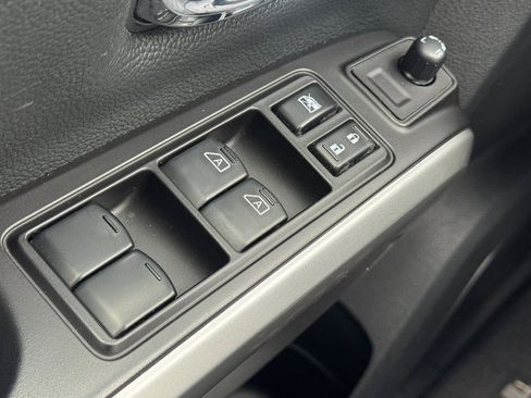 Used 2020 Nissan Titan SV w/ SV Convenience Package image 22