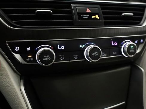 Used 2021 Honda Accord Touring image 23