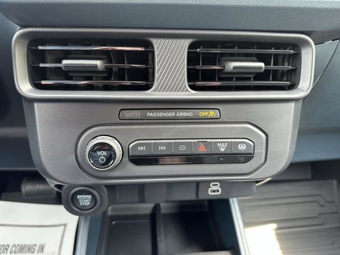 New 2025 Ford Maverick XLT w/ XLT Luxury Package image 19