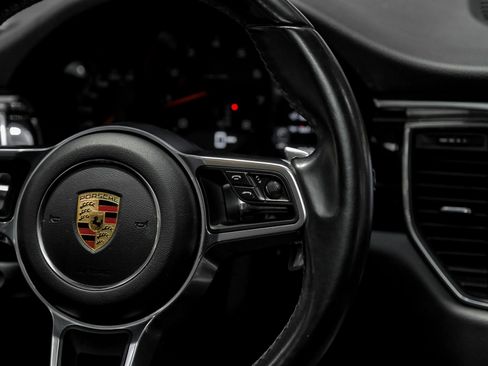 Used 2017 Porsche Macan image 18